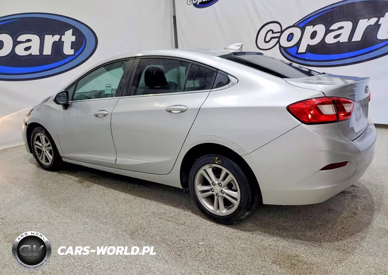 2018 Chevrolet Cruze Lt VIN:1G1BE5SM9J7135051 - 2
