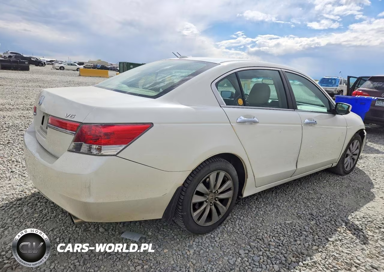 2011 Honda Accord Exl VIN:1HGCP3F81BA002670 - 3
