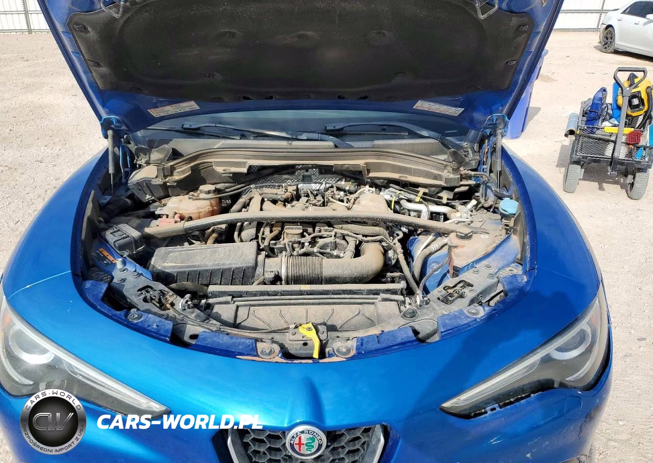 2018 Alfa Romeo Stelvio Ti Sport VIN:ZASFAKNNXJ7B95242 - 12
