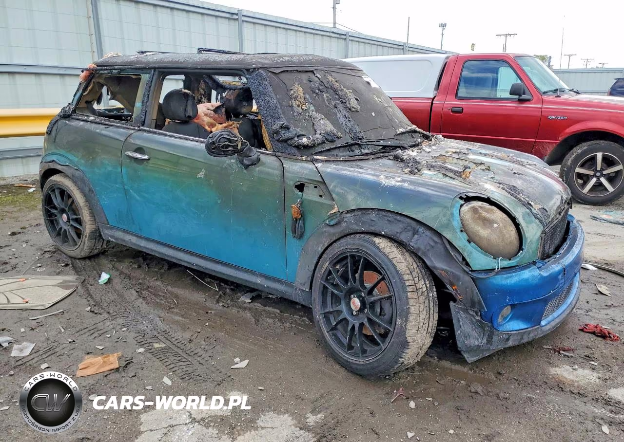 2010 Mini Cooper VIN:WMWMF3C52ATU79141 - 4