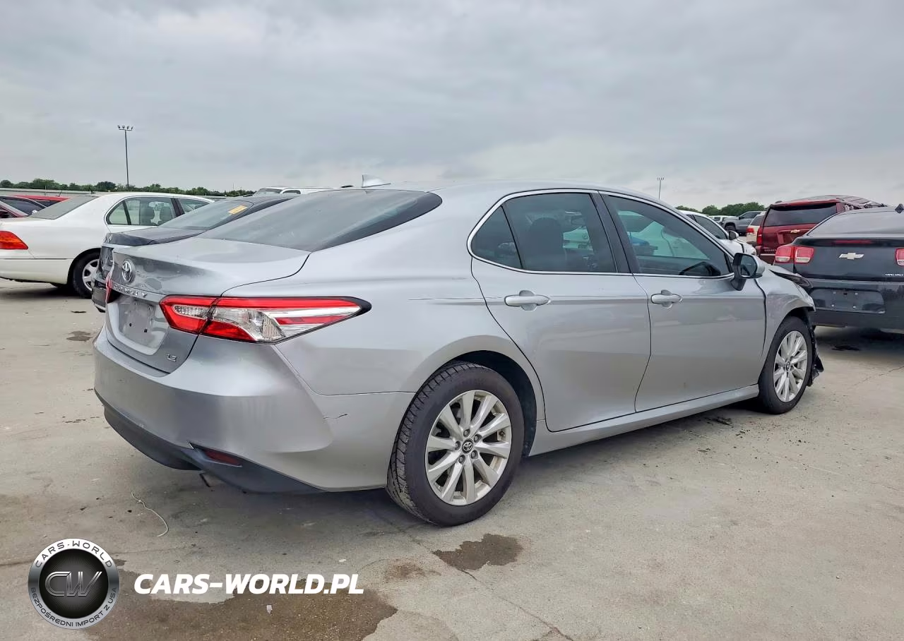 2019 Toyota Camry Le VIN:4T1B11HK3KU252253 - 3