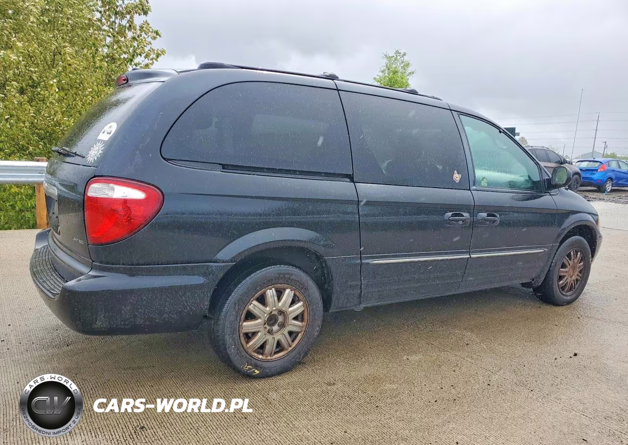 2004 Chrysler Town & Country Limited VIN:2C8GP64L24R575597 - 3