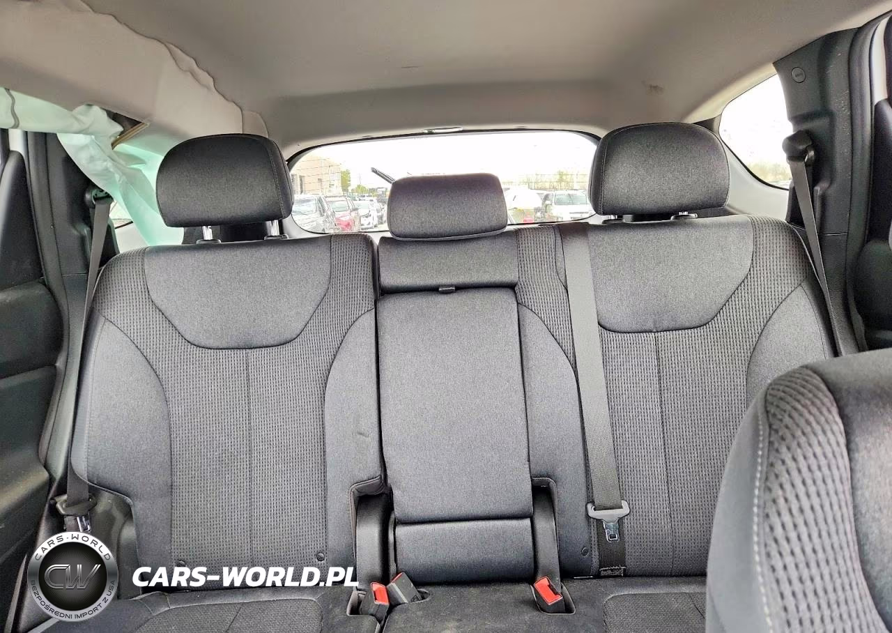 2019 Hyundai Santa Fe Se VIN:5NMS23AD7KH112030 - 10