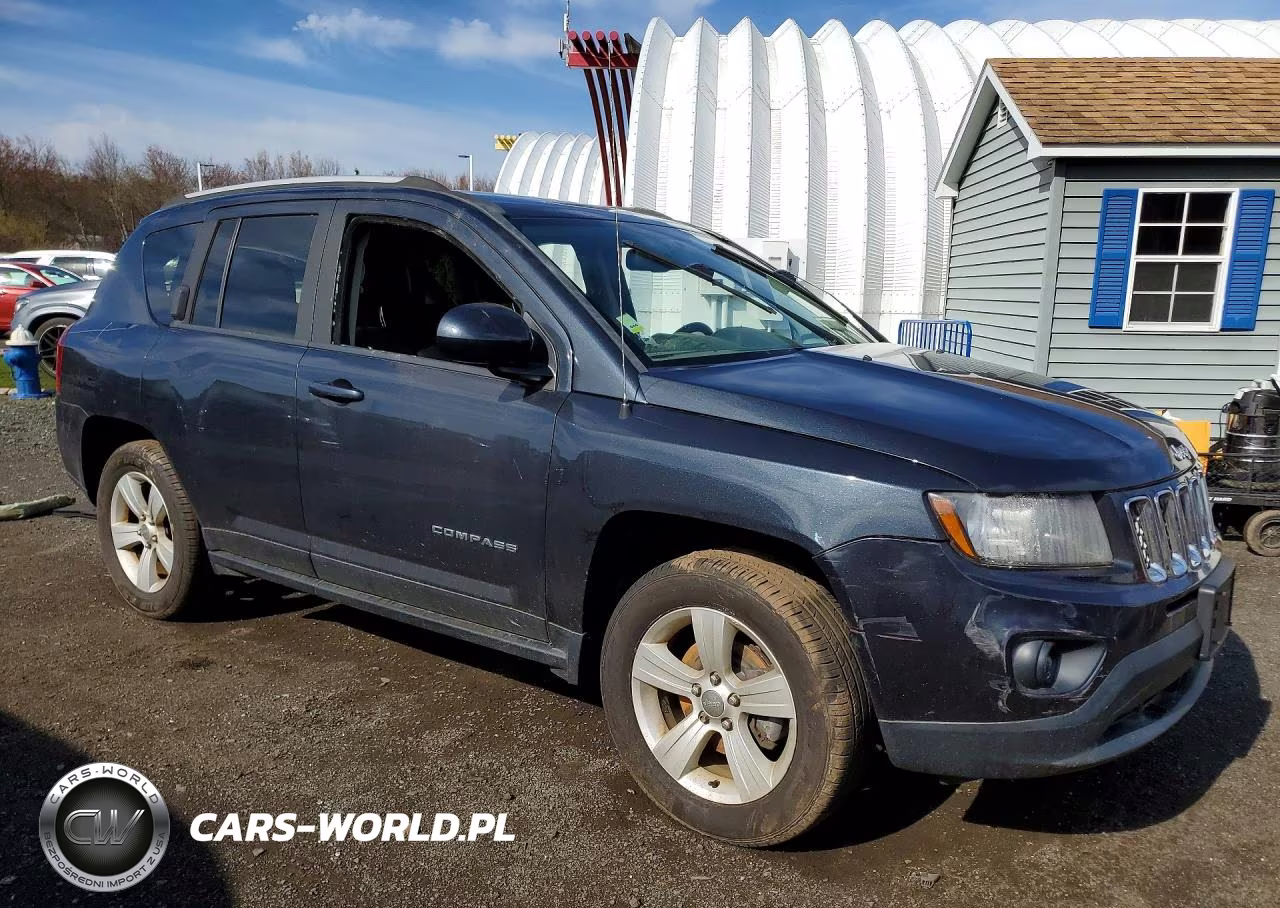 2015 Jeep Compass Latitude VIN:1C4NJDEB5FD207456 - 4
