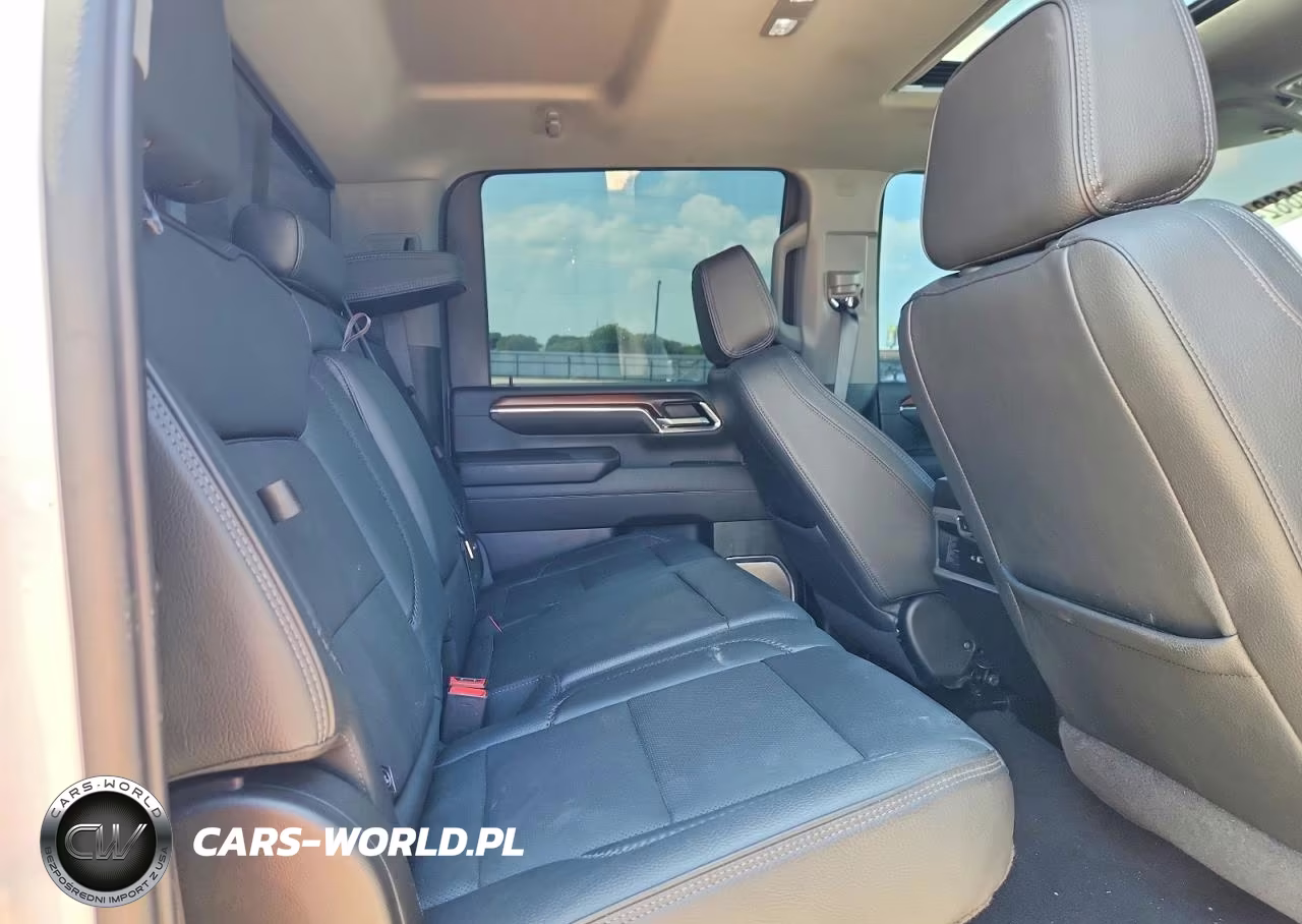 2024 GMC Sierra K3500 Denali VIN:1GT49WEY6RF216146 - 10