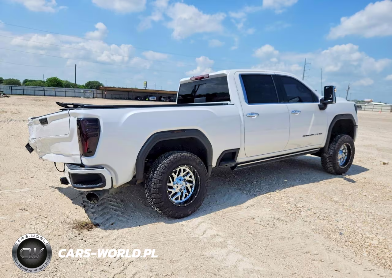 2024 GMC Sierra K3500 Denali VIN:1GT49WEY6RF216146 - 3