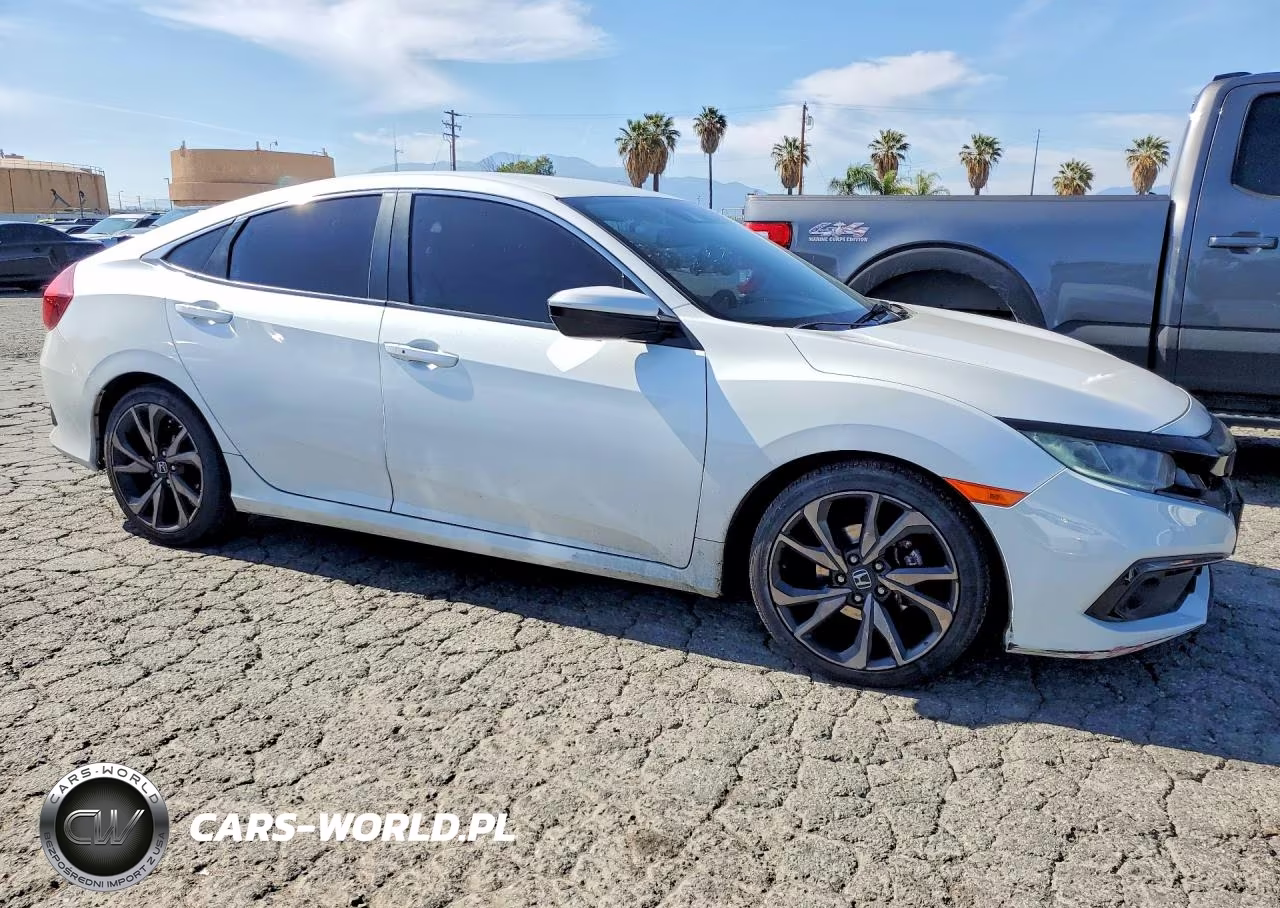 2019 Honda Civic Sport VIN:2HGFC2F8XKH587205 - 4