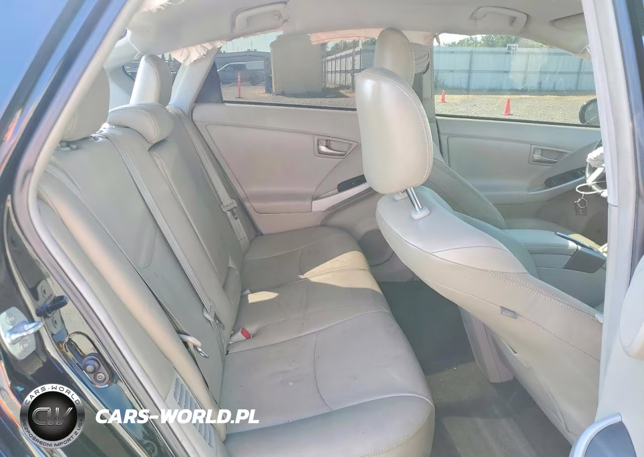 2013 Toyota Prius Four VIN:JTDKN3DU6D5619221 - 10