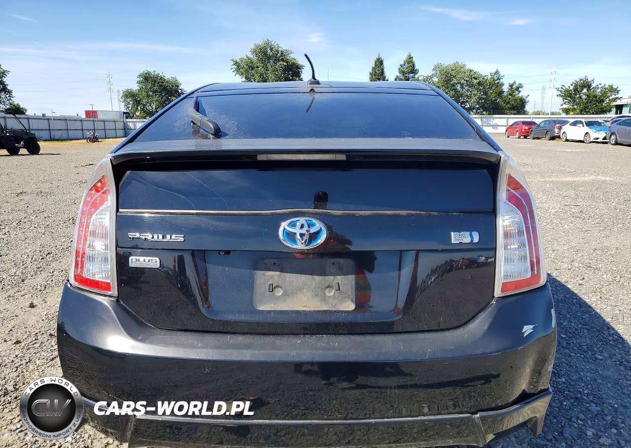 2013 Toyota Prius Four VIN:JTDKN3DU6D5619221 - 6