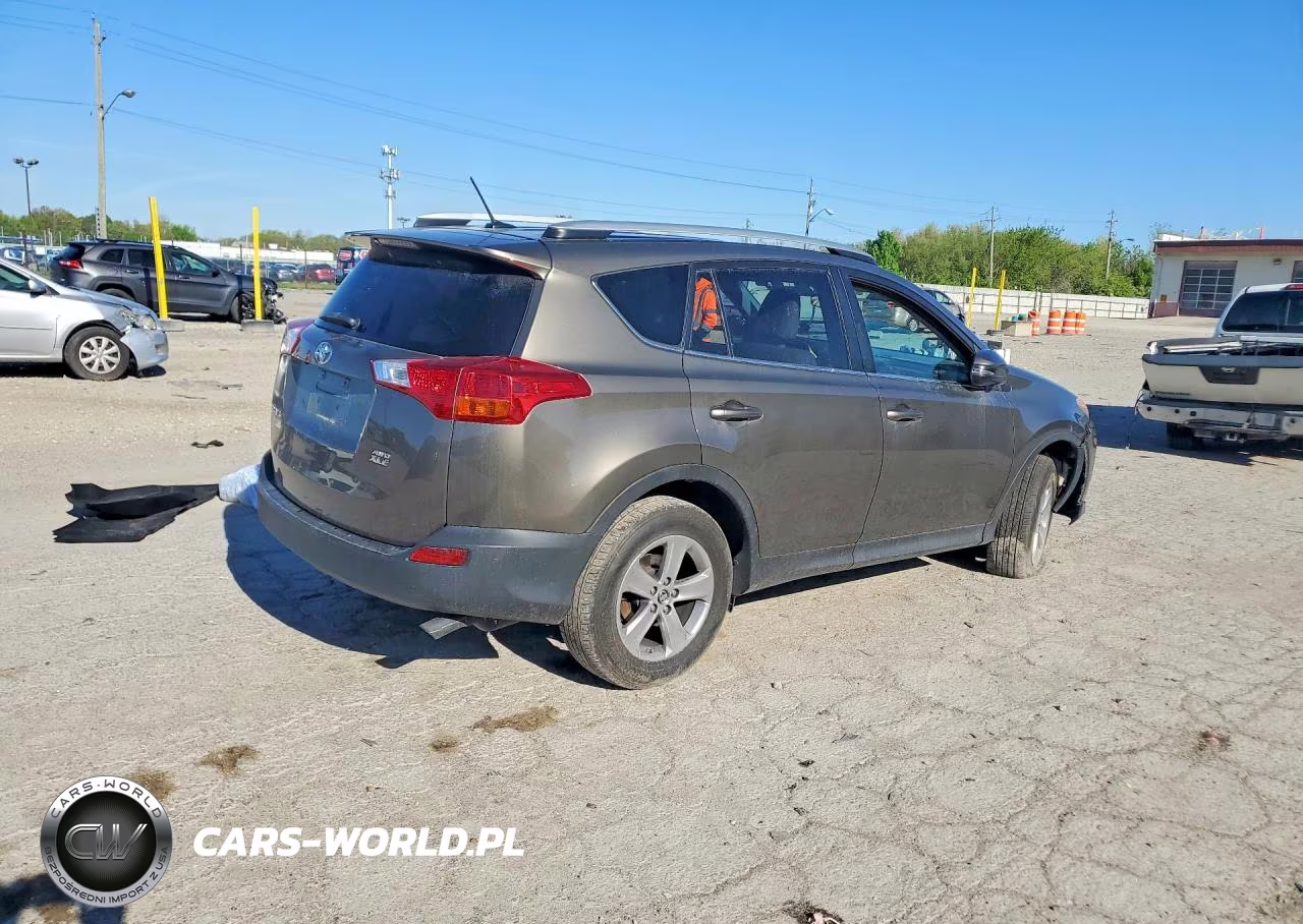 2015 Toyota Rav4 Xle VIN:2T3RFREV0FW306697 - 3