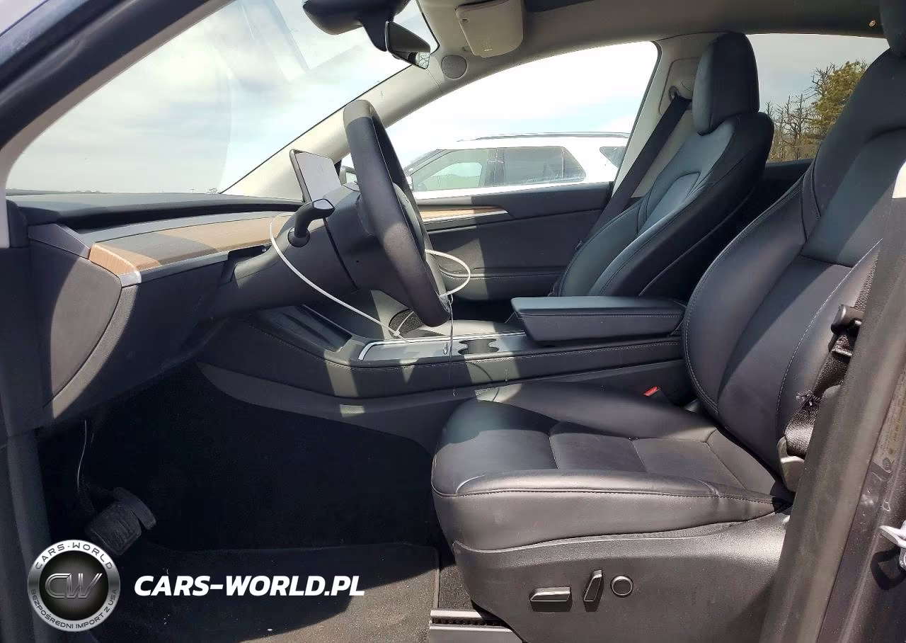 2023 Tesla Model Y VIN:7SAYGAEE2PF836805 - 7