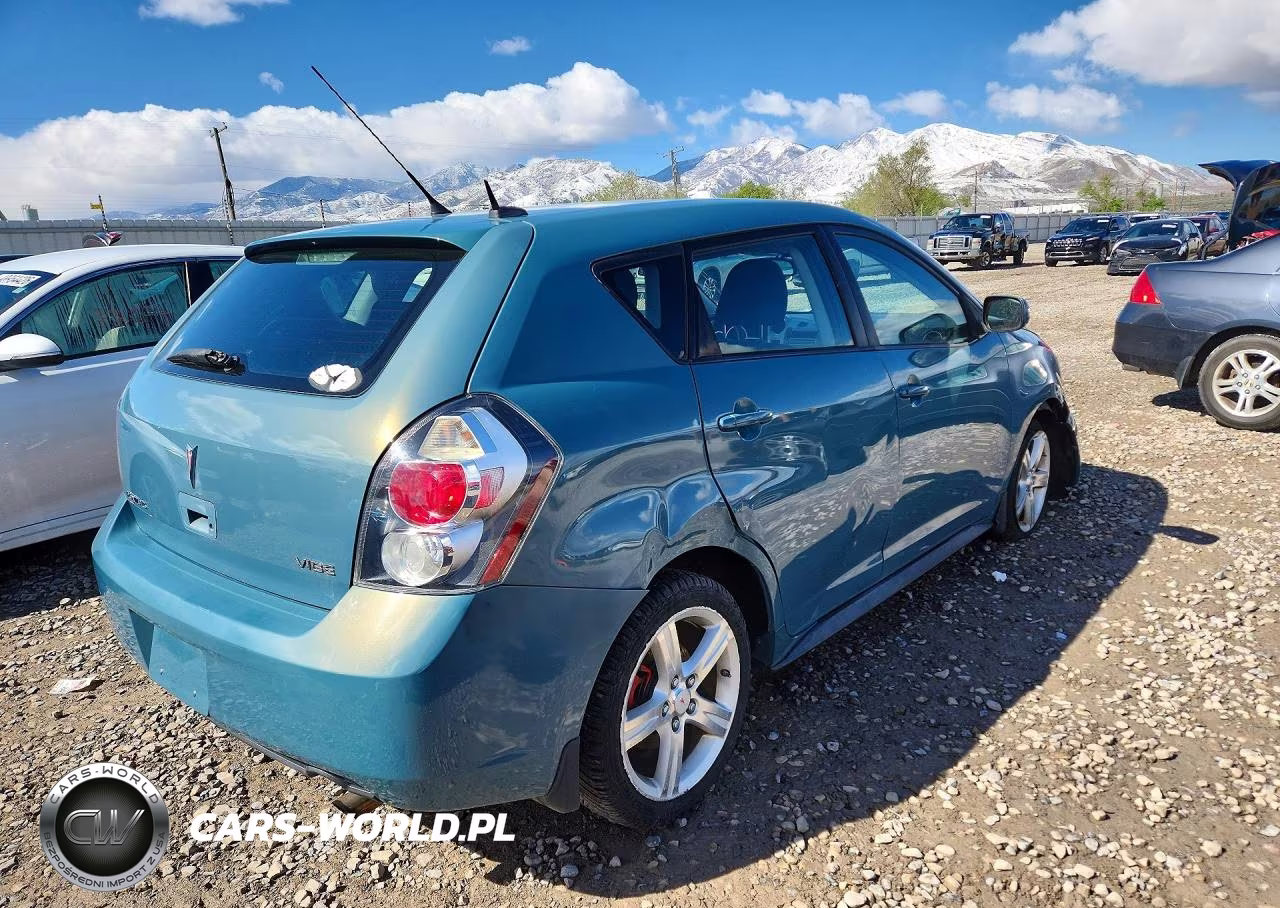 2009 Pontiac Vibe VIN:5Y2SP670X9Z457422 - 3