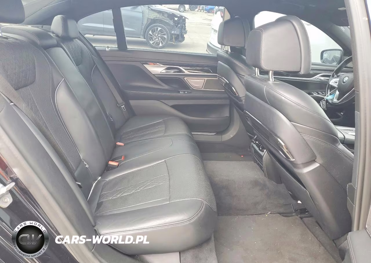 2018 BMW 750 I VIN:WBA7F0C5XJGM24179 - 10