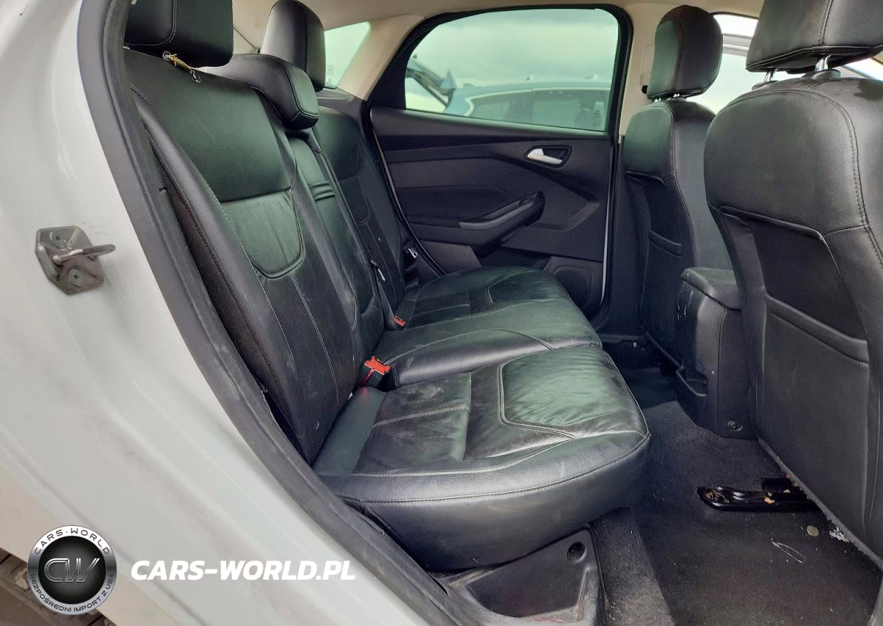 2015 Ford Focus Se VIN:1FADP3K23FL255753 - 10