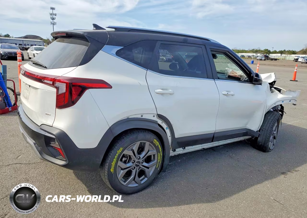 2024 Kia Seltos S VIN:KNDEUCAAXR7536879 - 3