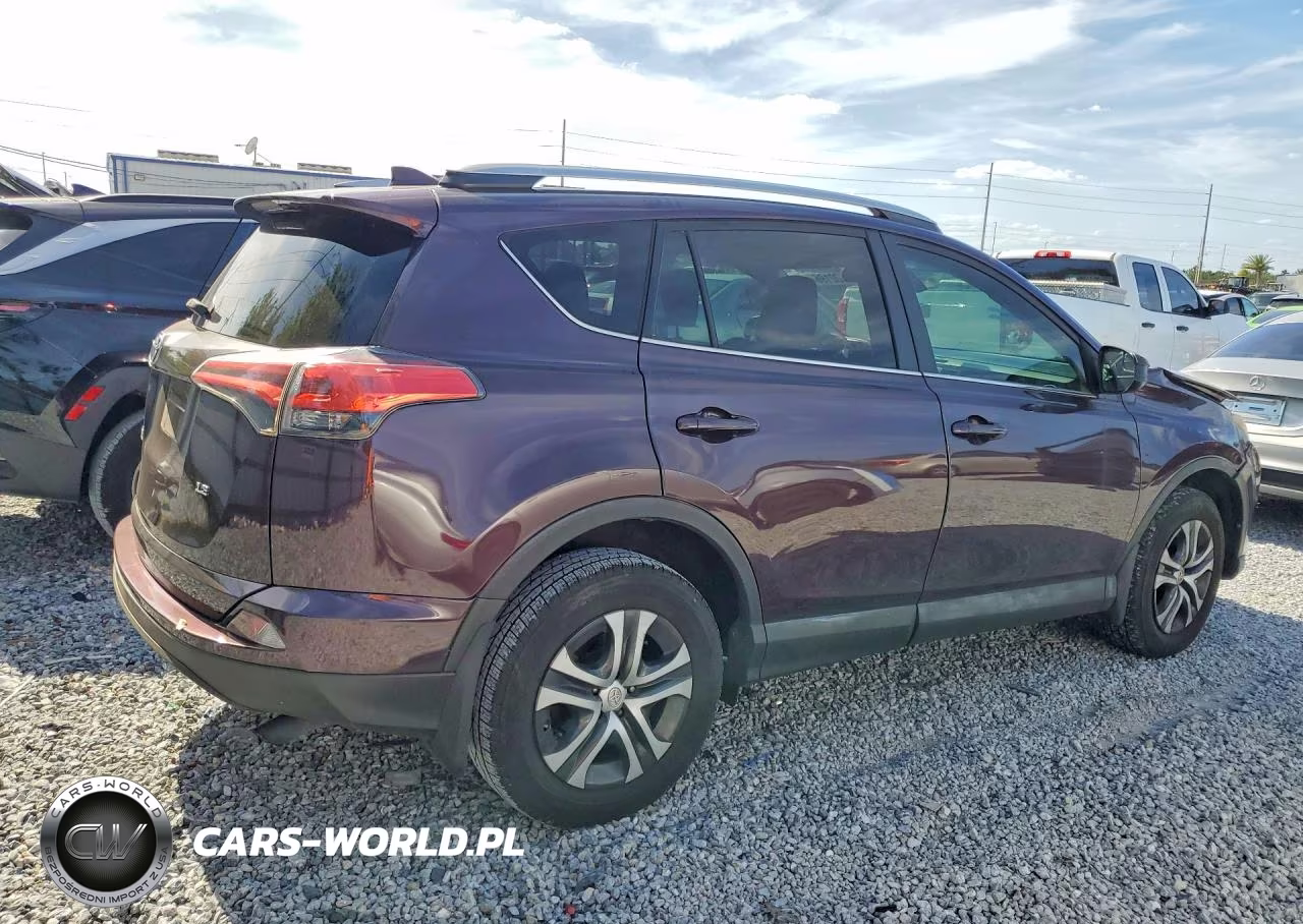 2018 Toyota Rav4 Le VIN:2T3ZFREV2JW416496 - 3