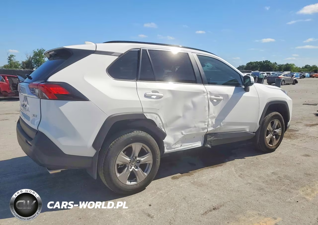 2025 Toyota Rav4 Xle VIN:2T3W1RFV2SC348929 - 3