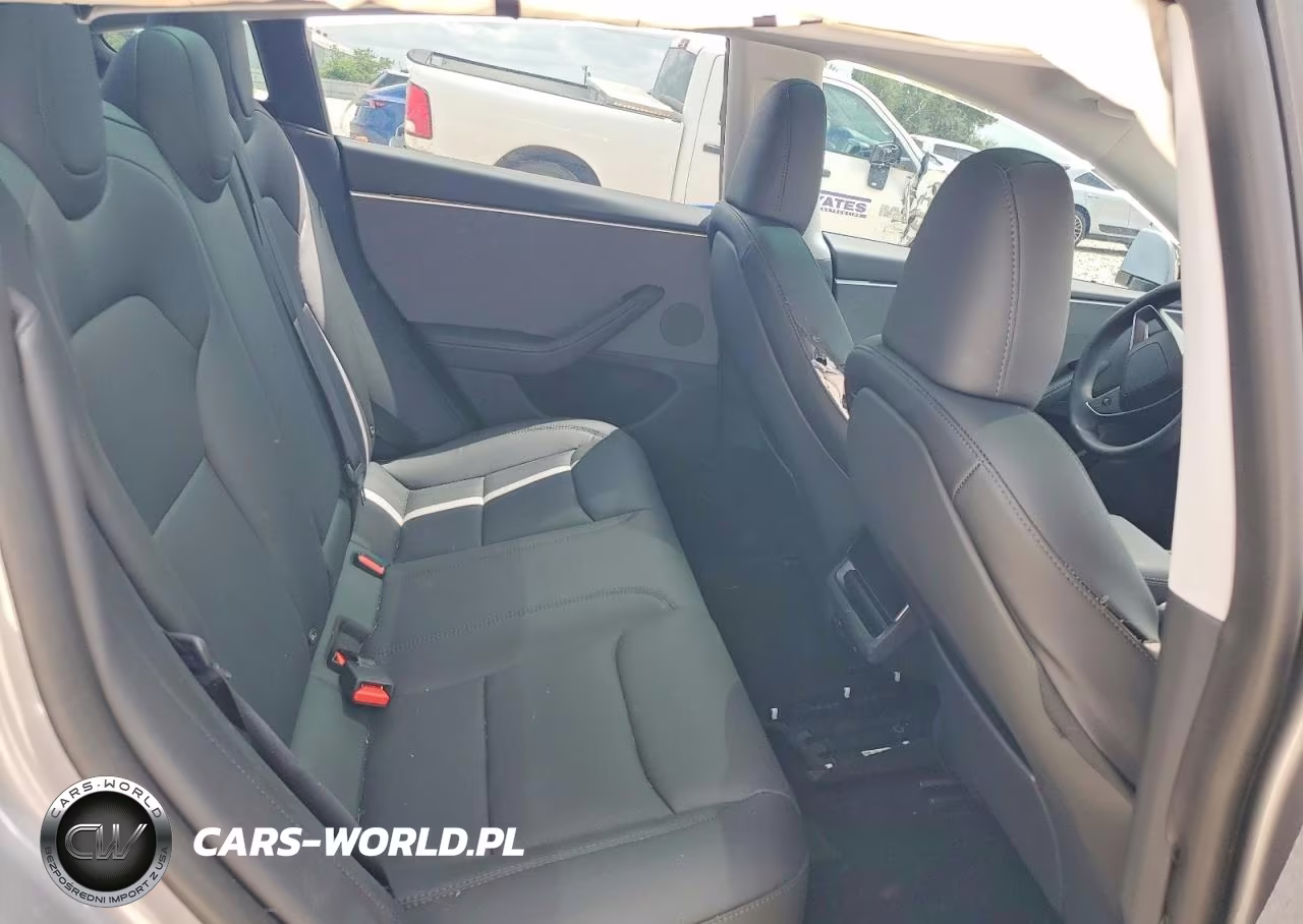 2025 Tesla Model 3 VIN:5YJ3E1EA5SF077781 - 10