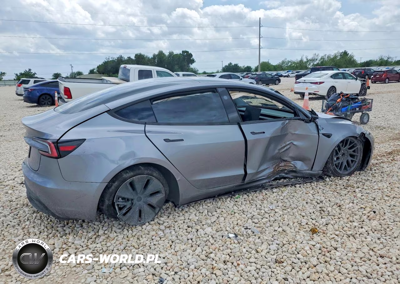 2025 Tesla Model 3 VIN:5YJ3E1EA5SF077781 - 3