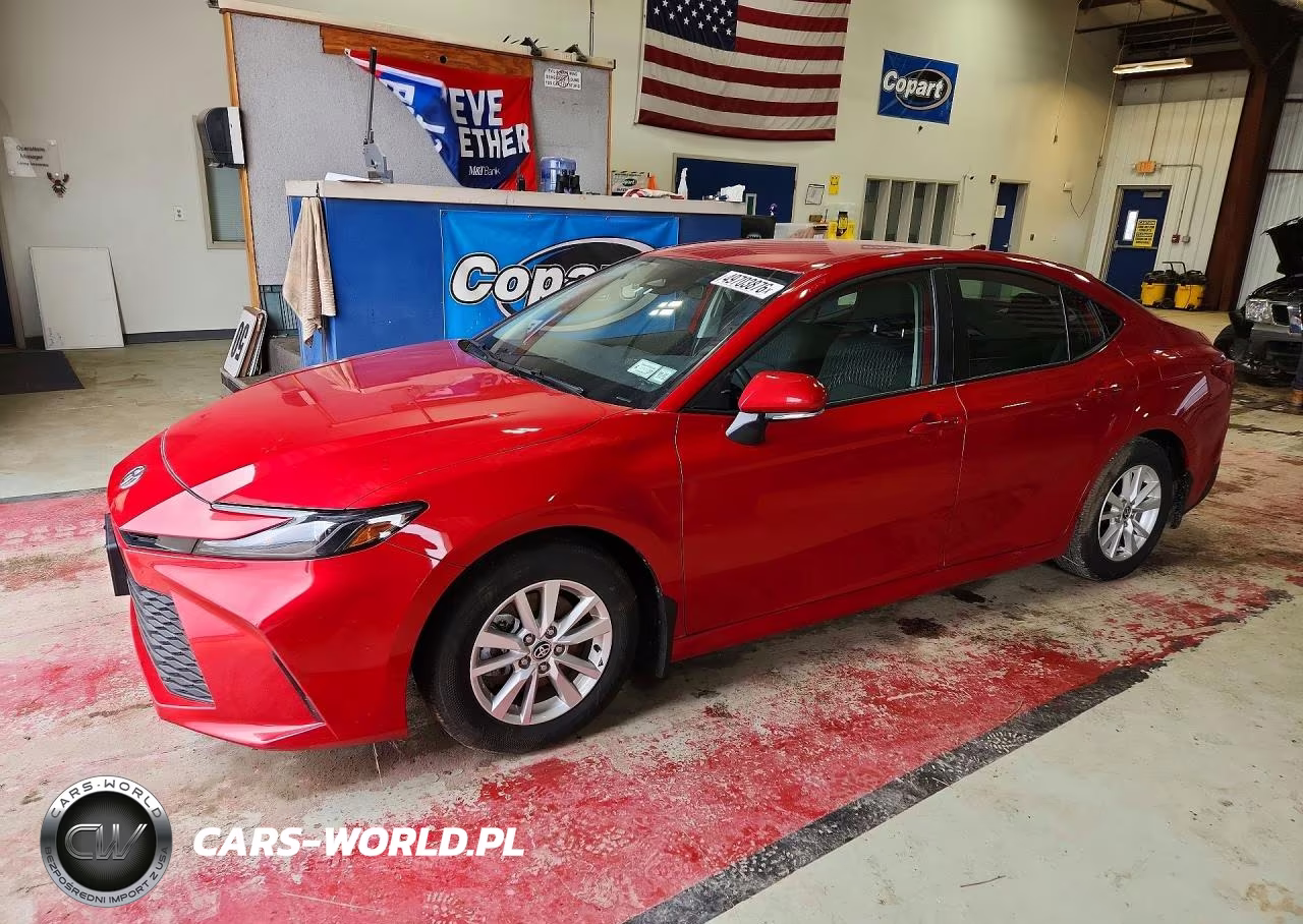 2025 Toyota Camry Le – zdjęcie 1 z 12