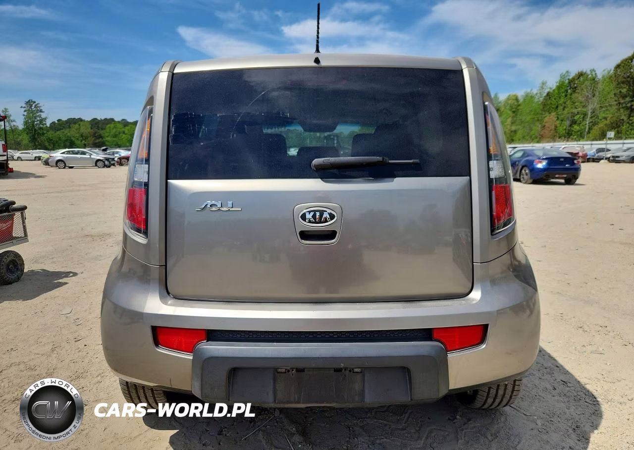 2011 Kia Soul + VIN:KNDJT2A24B7307074 - 6