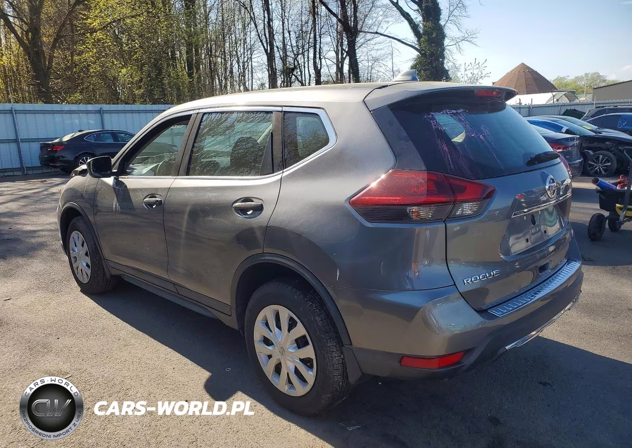 2019 Nissan Rogue S VIN:5N1AT2MV7KC826967 - 2