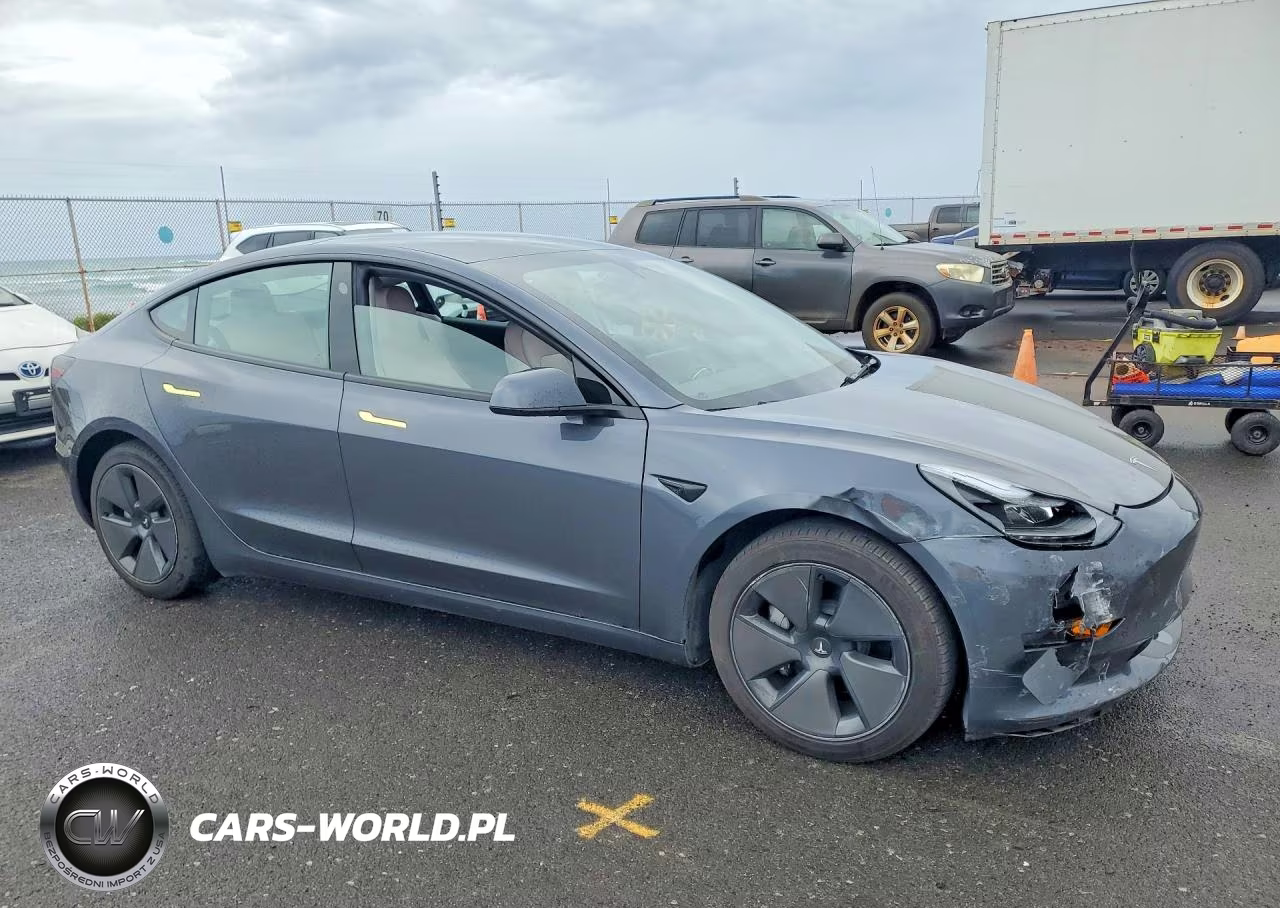 2023 Tesla Model 3 VIN:5YJ3E1EA9PF699730 - 4