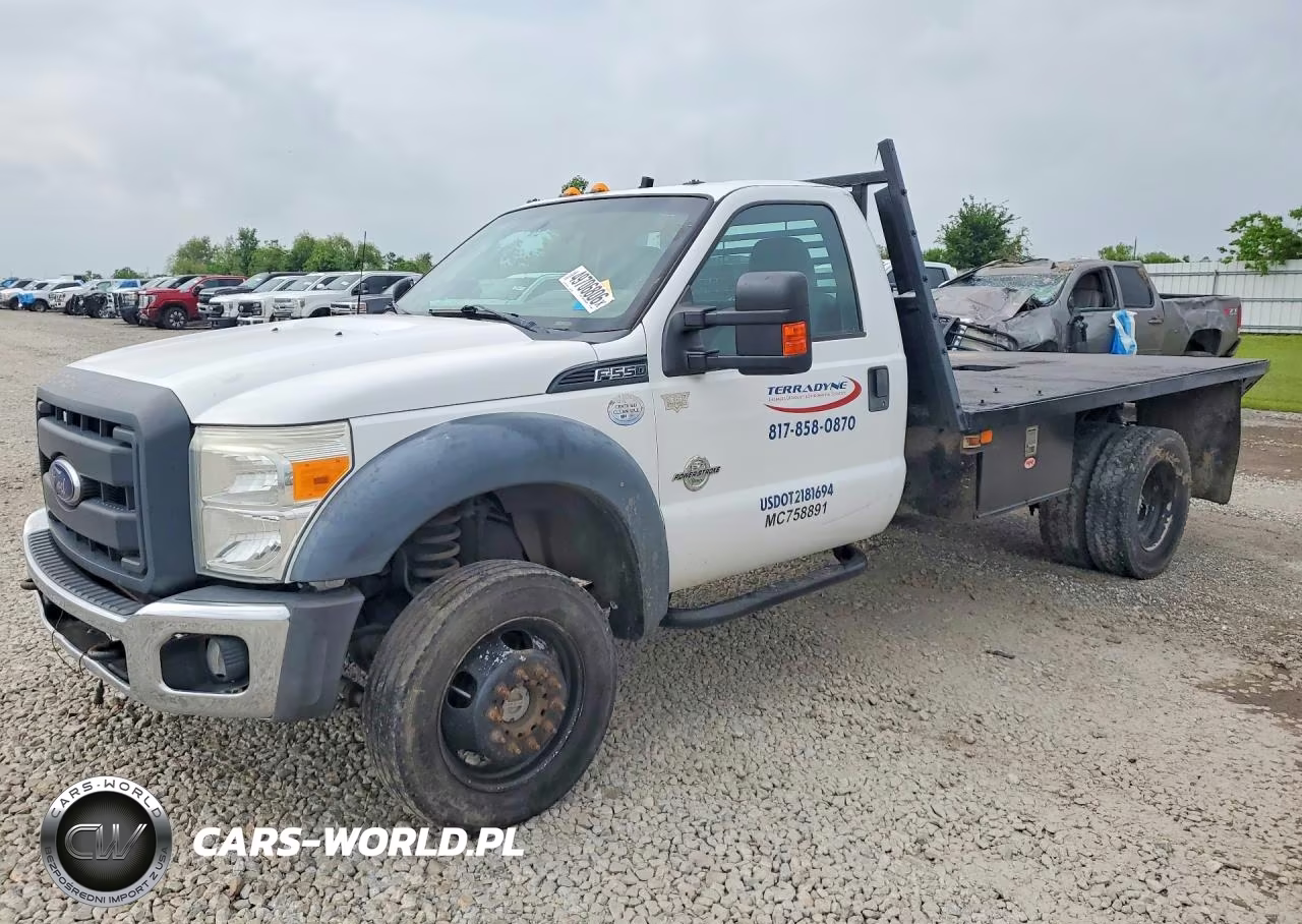 2016 Ford F550 Super Duty Flatbed Truck