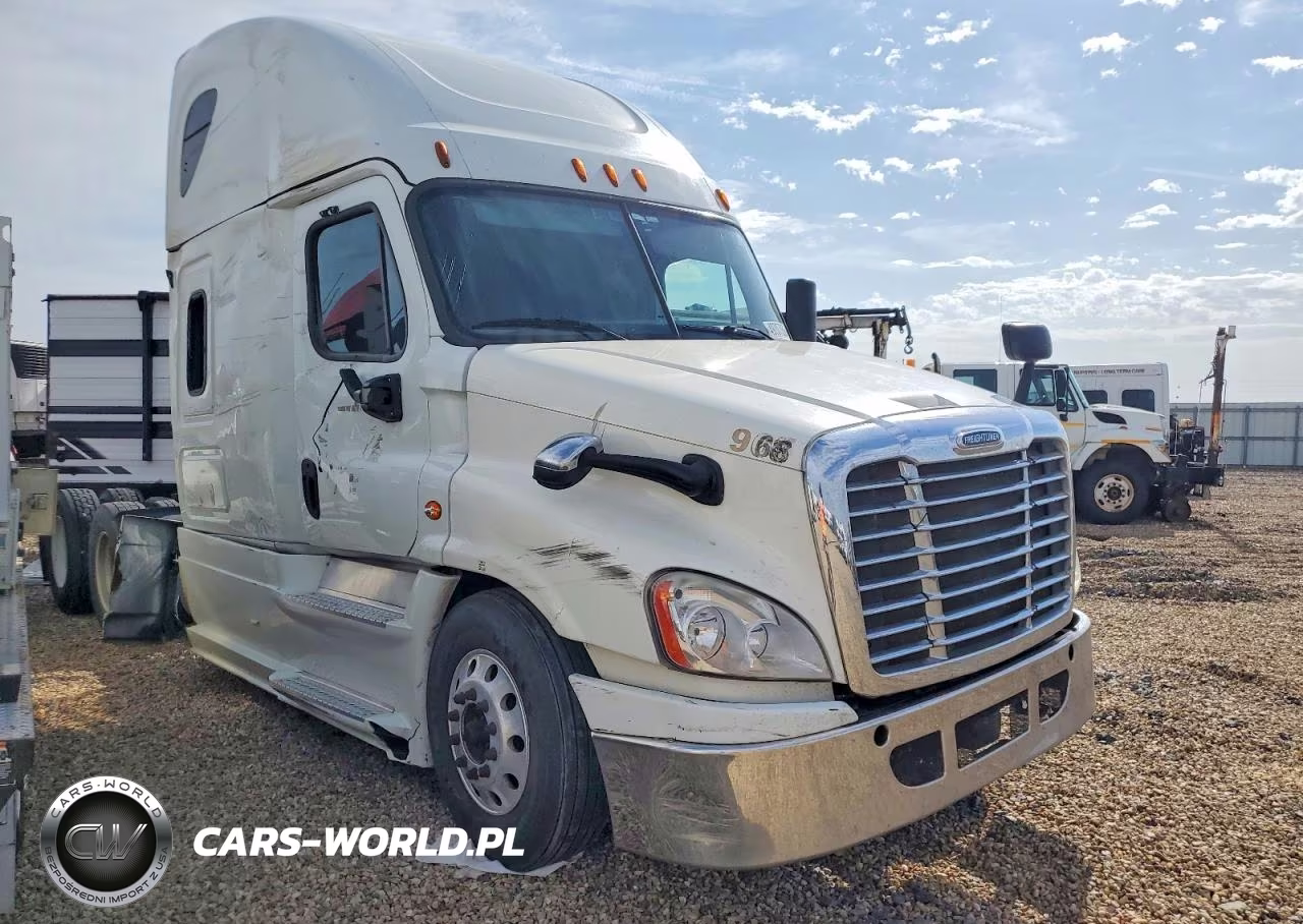 2018 Freightliner Cascadia 125 Semi Truck