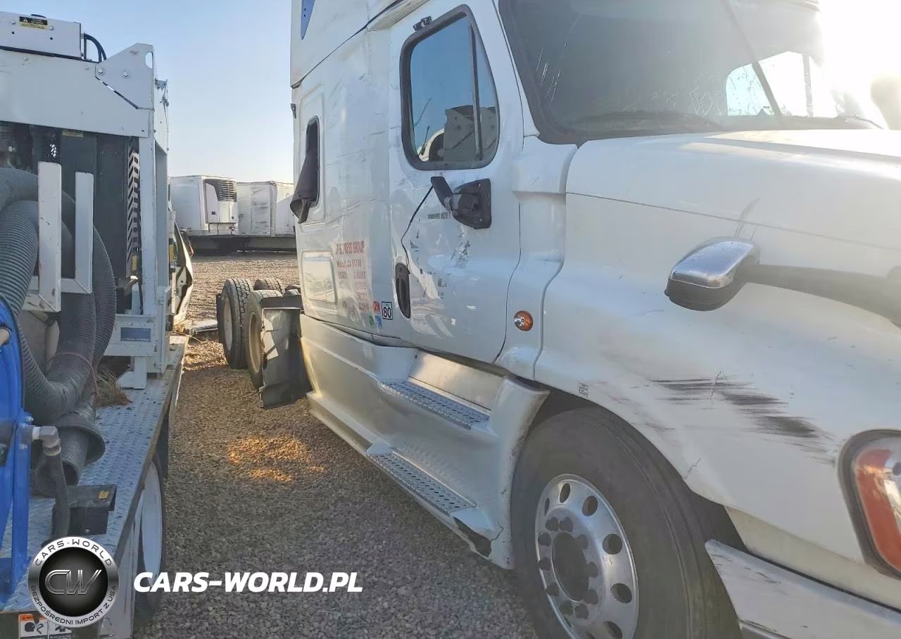 2018 Freightliner Cascadia 125 Semi Truck VIN:3AKJGLDR1JDJU6810 - 9