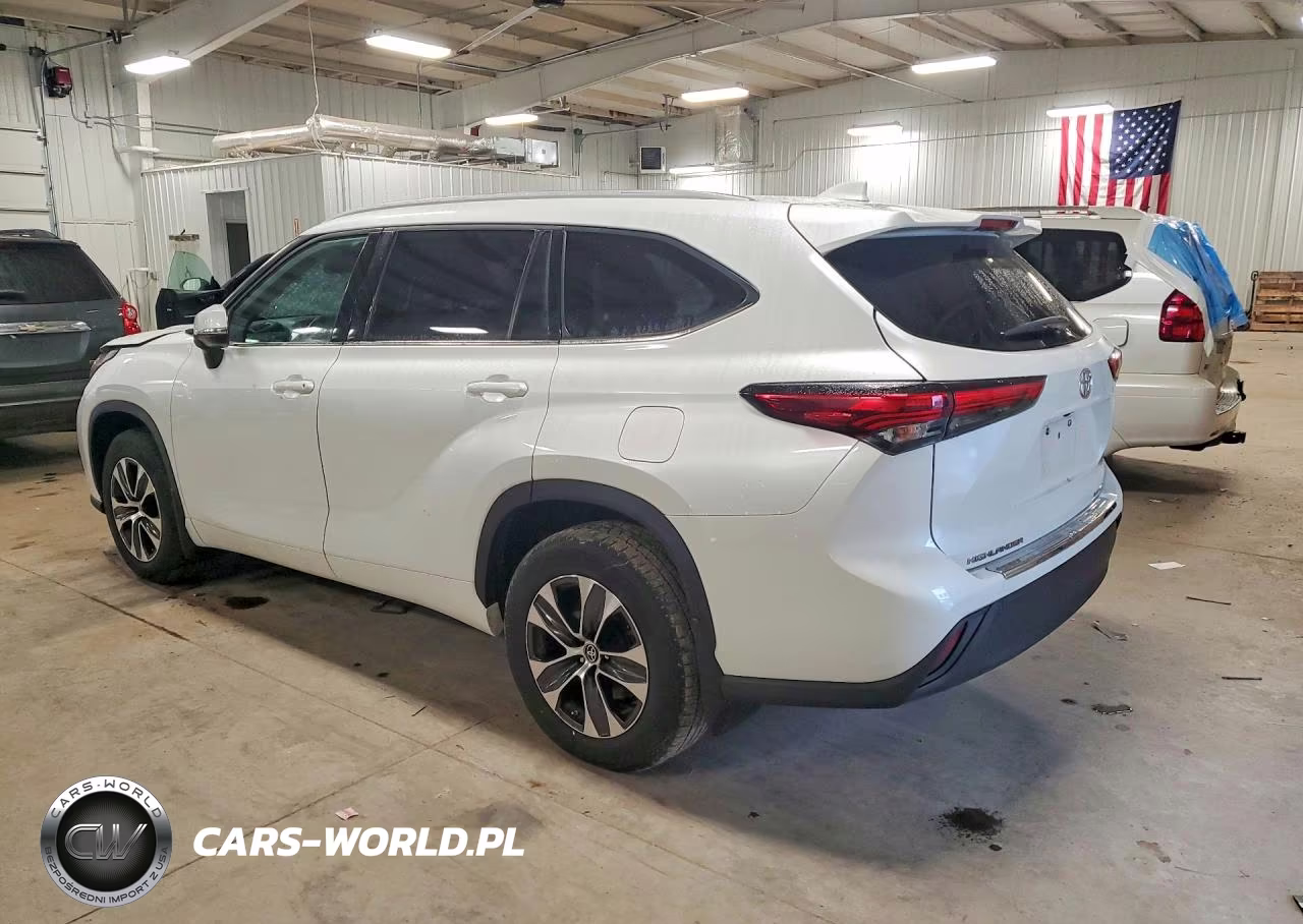 2022 Toyota Highlander Xle VIN:5TDGZRBH0NS167782 - 2