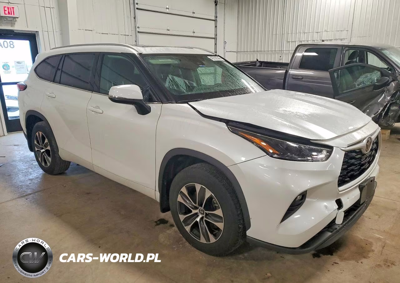 2022 Toyota Highlander Xle VIN:5TDGZRBH0NS167782 - 4