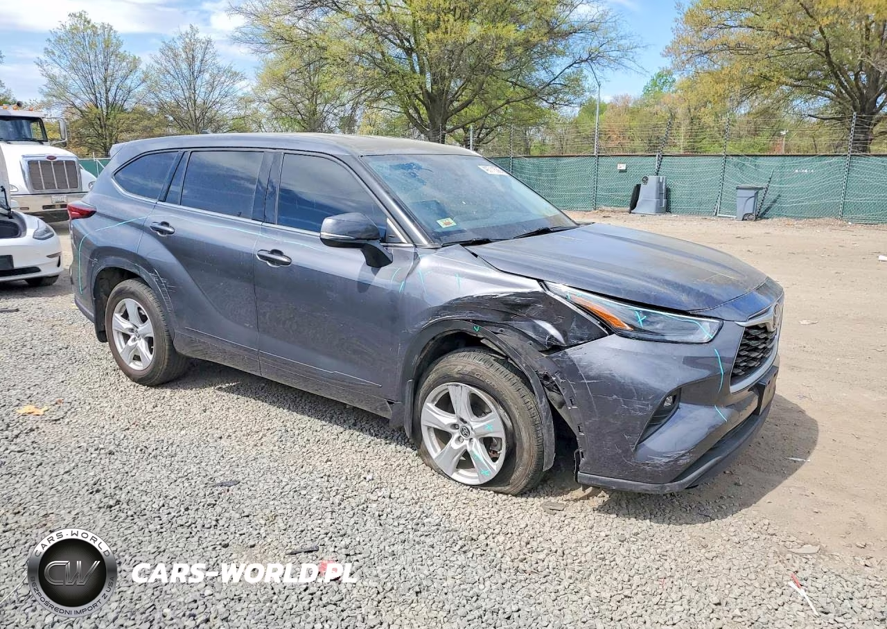 2022 Toyota Highlander Le VIN:5TDBZRBH1NS596813 - 4