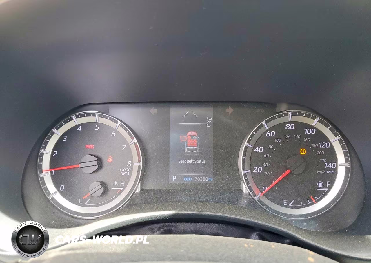 2022 Toyota Highlander Le VIN:5TDBZRBH1NS596813 - 9