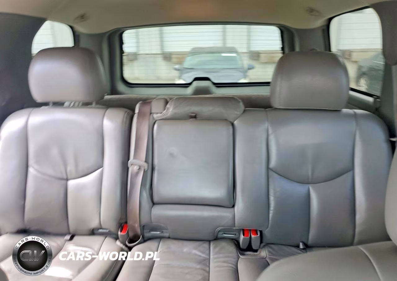 2005 Chevrolet Tahoe K1500 VIN:1GNEK13T65J243560 - 10
