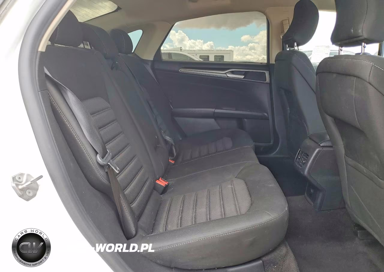 2019 Ford Fusion Se VIN:3FA6P0LU2KR114935 - 10