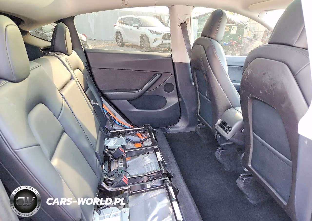 2020 Tesla Model Y VIN:5YJYGDEE3LF012627 - 10