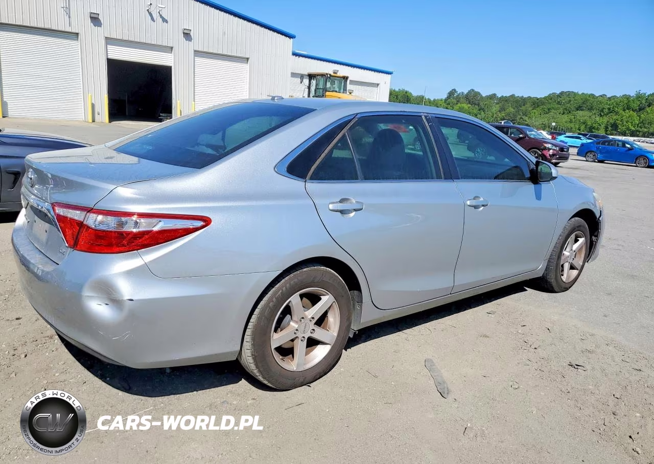 2017 Toyota Camry Le VIN:4T1BF1FK8HU288677 - 3