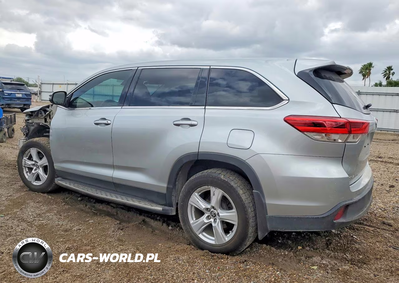 2019 Toyota Highlander Le VIN:5TDZZRFH8KS338616 - 2