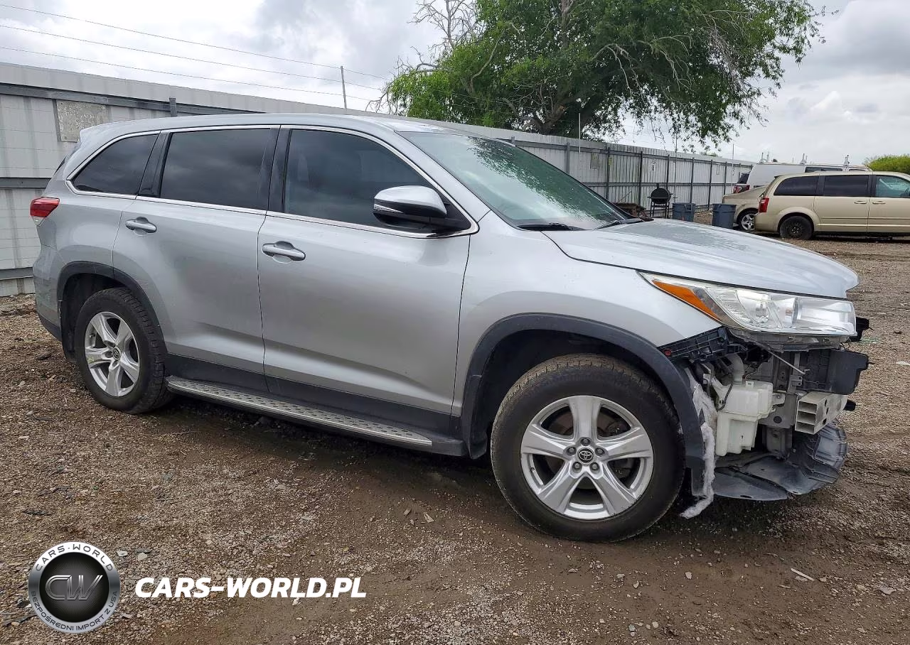 2019 Toyota Highlander Le VIN:5TDZZRFH8KS338616 - 4