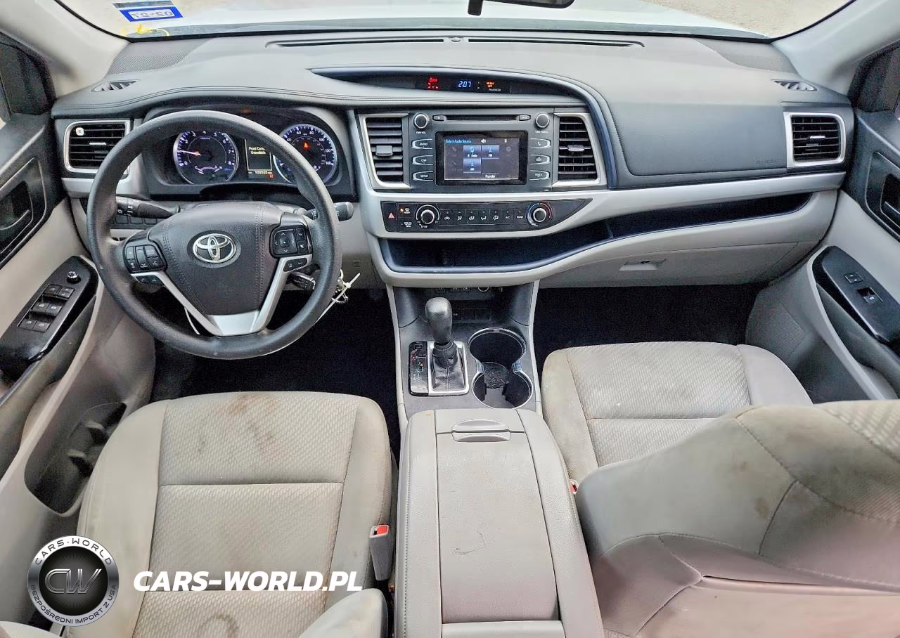 2019 Toyota Highlander Le VIN:5TDZZRFH8KS338616 - 8