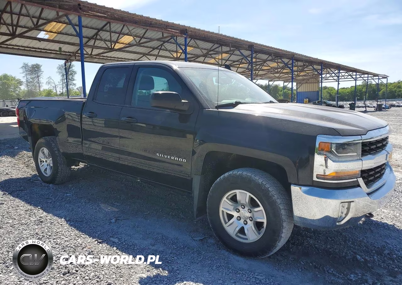 2018 Chevrolet Silverado K1500 Lt VIN:1GCVKREH7JZ325129 - 4