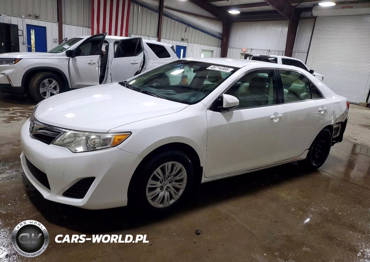 2012 Toyota Camry Le – zdjęcie 1 z 13