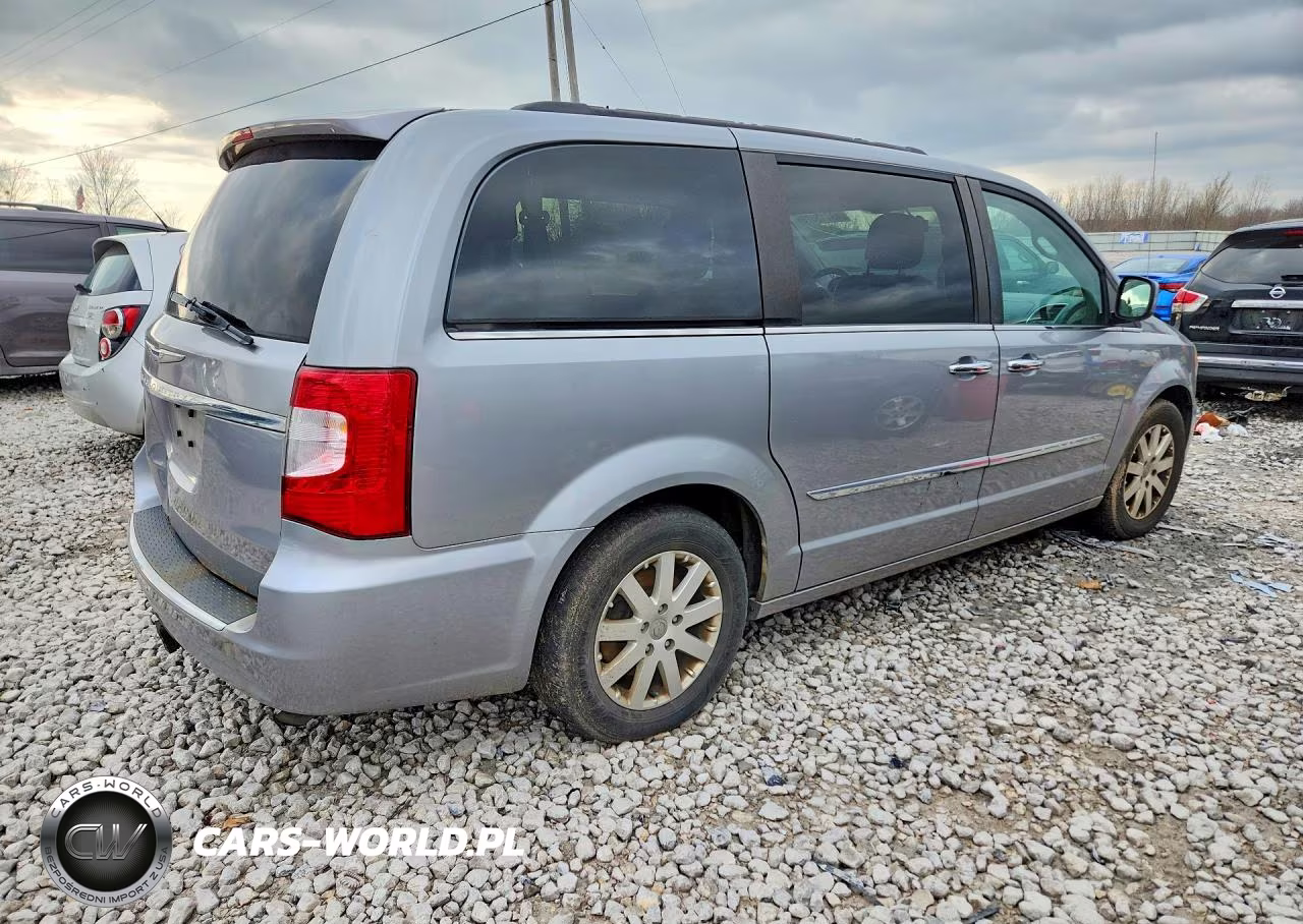 2015 Chrysler Town & Country Touring VIN:2C4RC1BG6FR664607 - 3