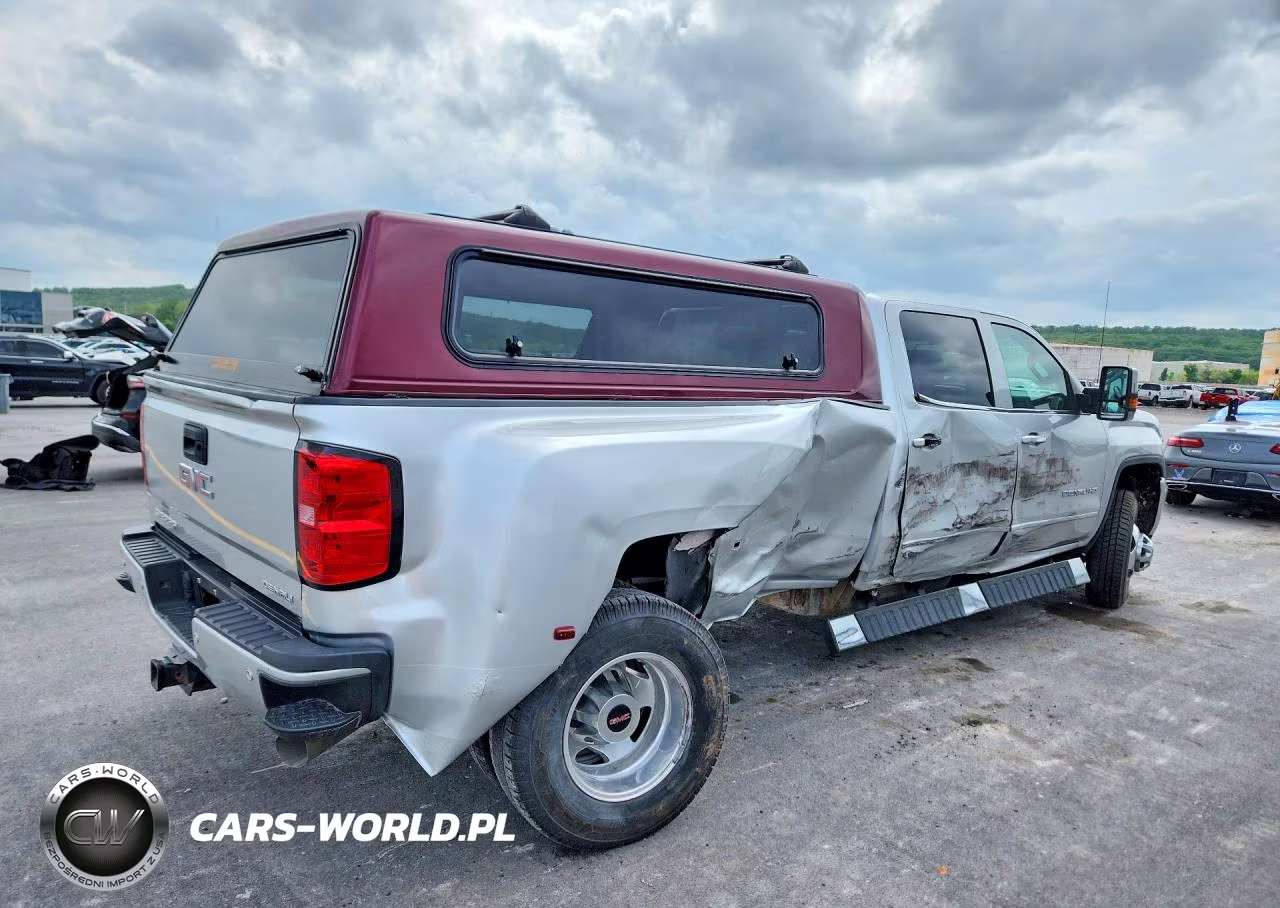 2018 GMC Sierra K3500 Denali VIN:1GT42YEY1JF103788 - 3