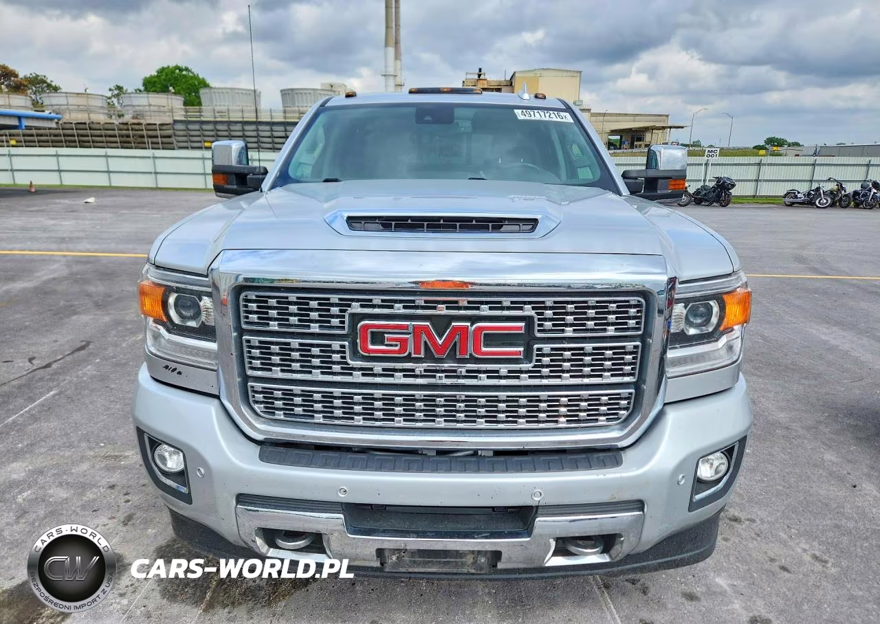 2018 GMC Sierra K3500 Denali VIN:1GT42YEY1JF103788 - 5
