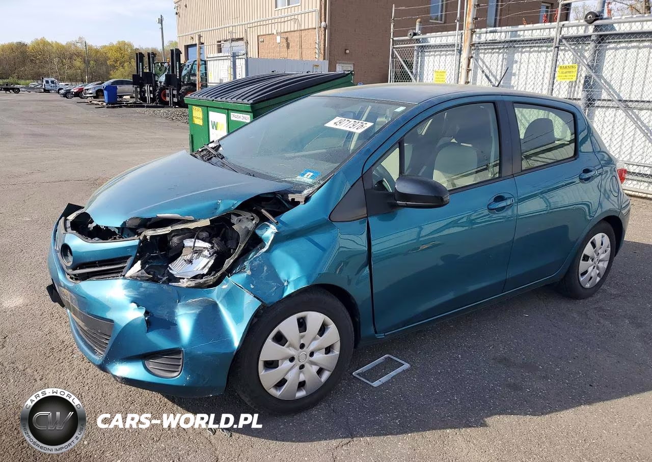 2012 Toyota Yaris 5-Door Le
