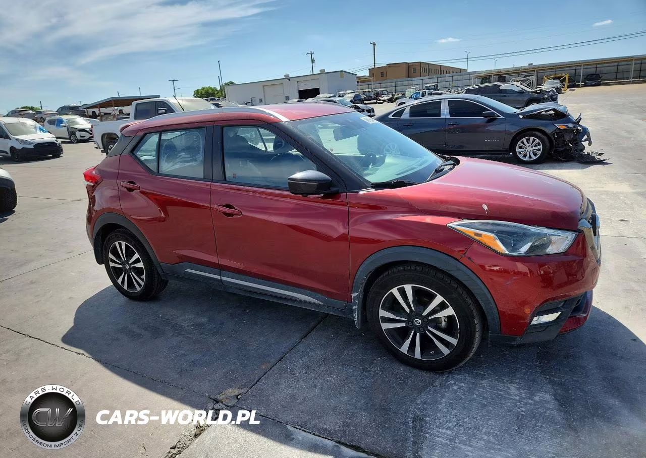 2020 Nissan Kicks Sr VIN:3N1CP5DV3LL561783 - 4