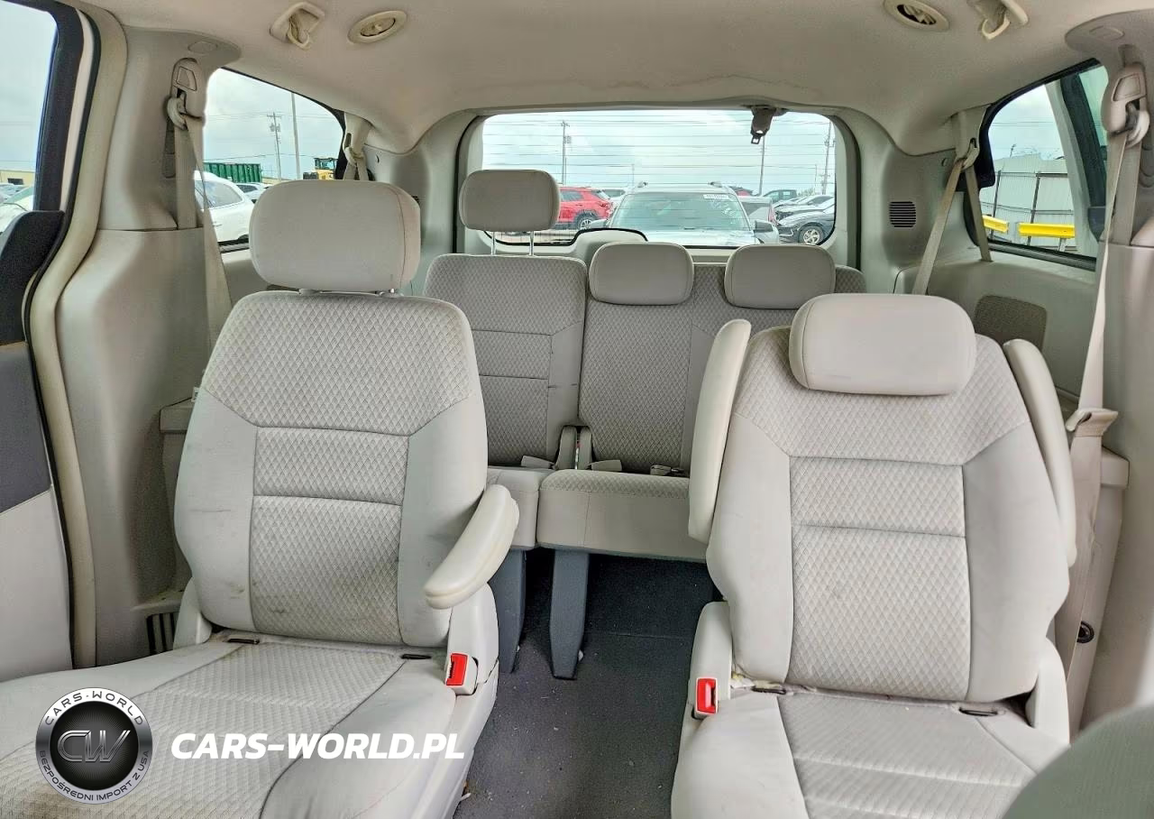 2009 Chrysler Town & Country Lx VIN:2A8HR44E89R637459 - 10