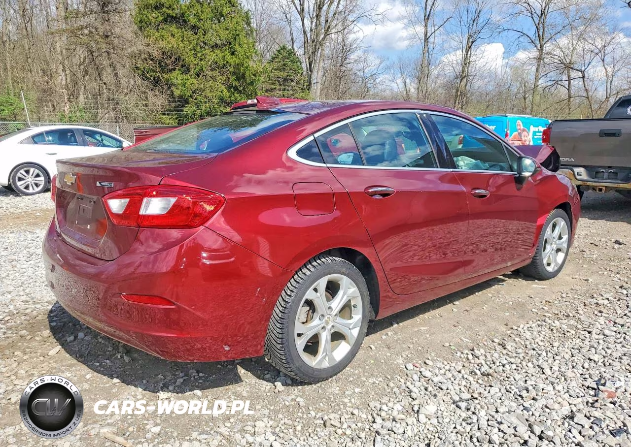 2016 Chevrolet Cruze Premier VIN:1G1BG5SM6G7311427 - 3